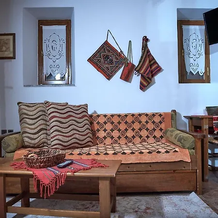 Malevos Traditional Проживание в семье