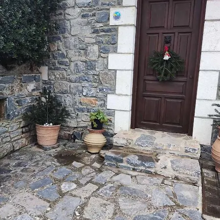 Malevos Traditional Homestay *