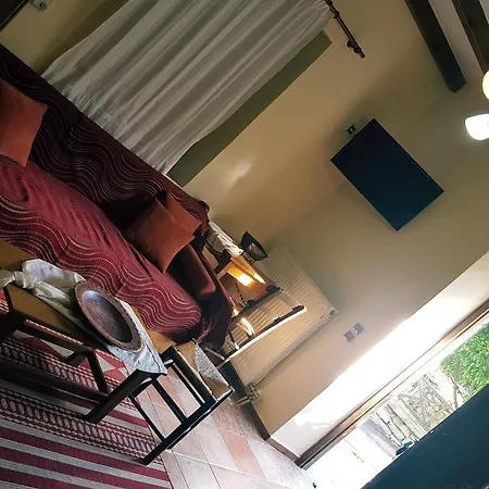 Homestay Malevos Traditional *