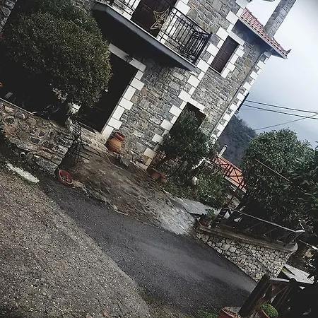 ホームステイ Malevos Traditional Áyios Pétros