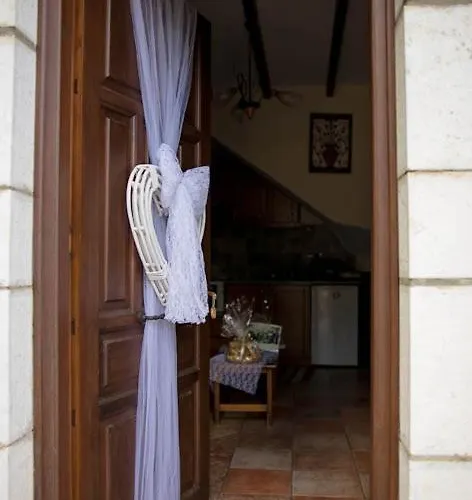 Malevos Traditional *