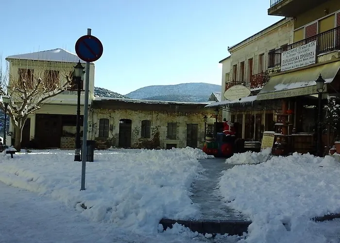Δωμάτια σε οικογενειακή κατοικία Malevos Traditional